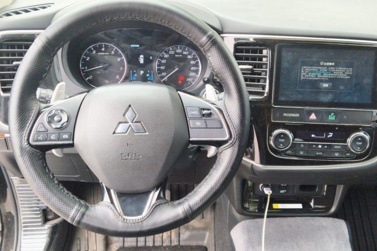 Used Mitsubishi Outlander 2020 2.4L 4x4 Zhi Xiang Edition 7-Seater Steering Wheel