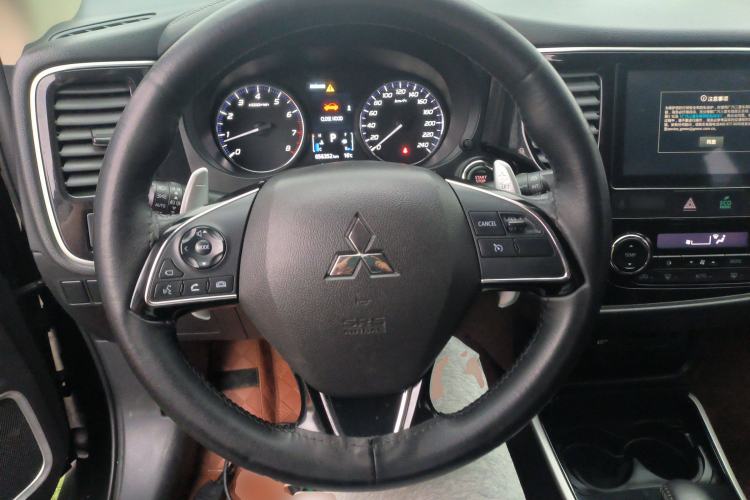 Used Mitsubishi Outlander 2020 2.4L 4x4 Zhi Xiang Edition 7-Seater Steering Wheel