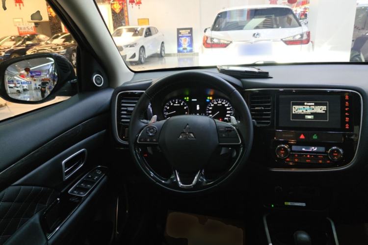 Used Mitsubishi Outlander 2020 2.4L 4x4 Zhi Xiang Edition 5 Seats Steering Wheel