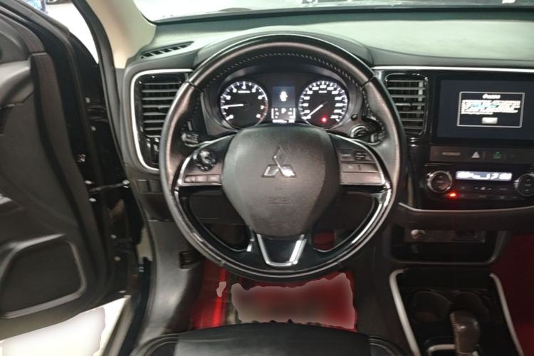 Used Mitsubishi Outlander 2020 2.0L Two-Wheel Drive Enjoyment Version 5 Seats Steering Wheel