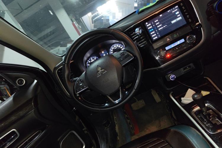 Used Mitsubishi Outlander 2020 2.0L Two-Wheel Drive Enjoyment Version 5 Seats Steering Wheel