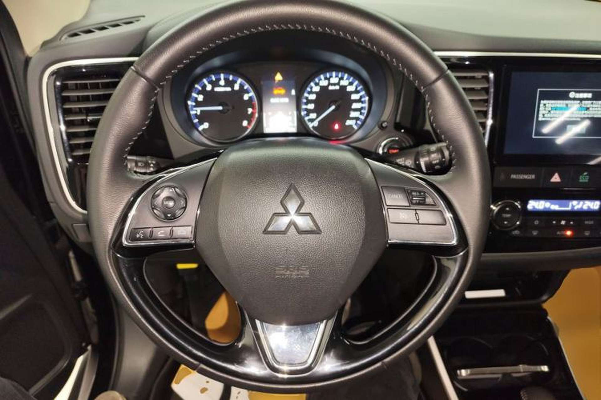 Used Mitsubishi Outlander 2020 2.0L Two-Wheel Drive Enjoyment Version 5 Seats Steering Wheel