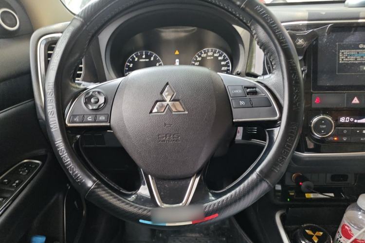 Used Mitsubishi Outlander 2020 2.0L Two-Wheel Drive Comfort Edition 7-Seater Steering Wheel