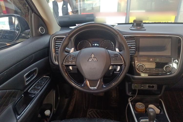 Used Mitsubishi Outlander 2020 2.4L 4x4 Zhi Xiang Edition 7-Seater Steering Wheel