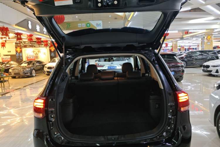 Used Mitsubishi Outlander 2020 2.4L 4x4 Zhi Xiang Edition 5 Seats Trunk