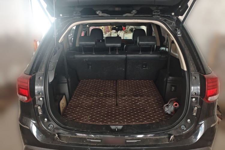 Used Mitsubishi Outlander 2020 2.4L 4x4 Zhi Xiang Edition 7-Seater Trunk