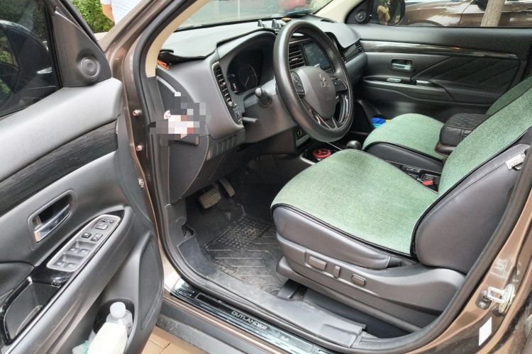 Used Mitsubishi Outlander 2020 2.0L Two-Wheel Drive Enjoyment Version 5 Seats Driver Seat
