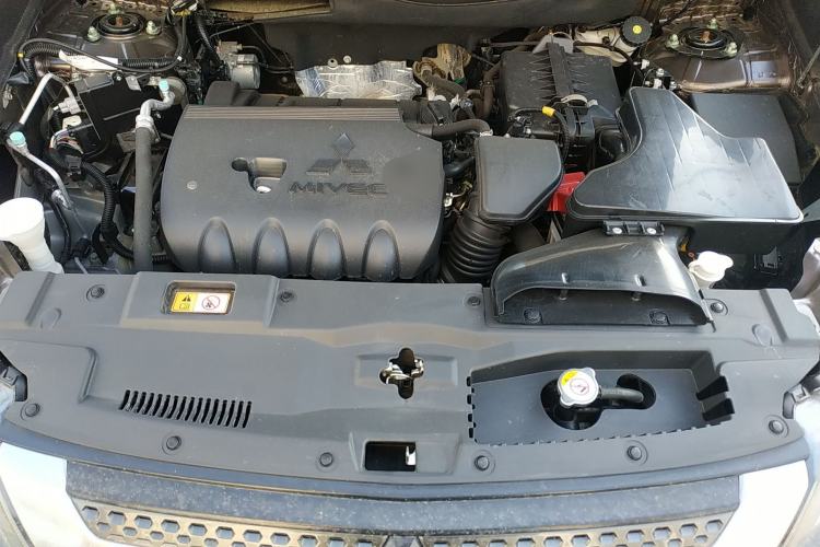 Used Mitsubishi Outlander 2020 2.4L 4x4 Zhi Xiang Edition 5 Seats Engine Bay