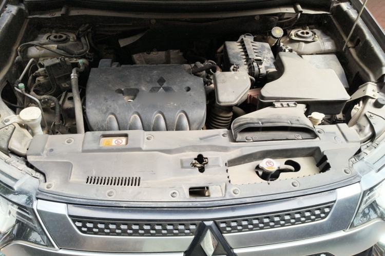 Used Mitsubishi Outlander 2020 2.0L Two-Wheel Drive Enjoyment Version 5 Seats Engine Bay