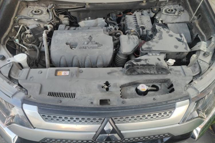 Used Mitsubishi Outlander 2020 2.4L 4x4 Zhi Xiang Edition 5 Seats Engine Bay