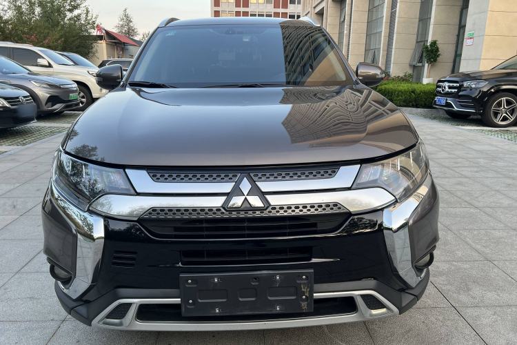 Used Mitsubishi Outlander 2020 2.4L 4x4 Zhi Xiang Edition 5 Seats Exterior 1