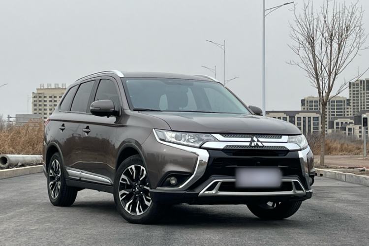 Used Mitsubishi Outlander 2020 2.0L Two-Wheel Drive Enjoyment Version 5 Seats Exterior 2
