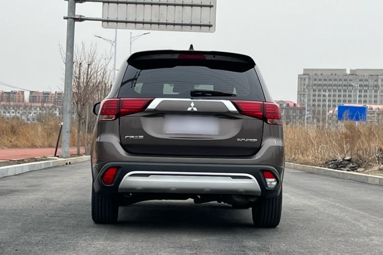 Used Mitsubishi Outlander 2020 2.0L Two-Wheel Drive Enjoyment Version 5 Seats Exterior 6