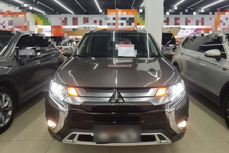 Used Mitsubishi Outlander 2020 2.4L 4x4 Zhi Xiang Edition 5 Seats Front