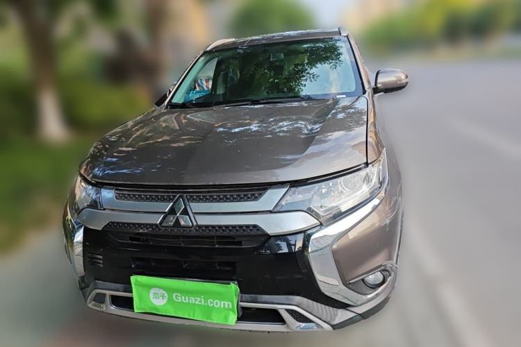 Used Mitsubishi Outlander 2020 2.0L Two-Wheel Drive Enjoyment Version 5 Seats Front