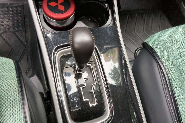 Used Mitsubishi Outlander 2020 2.0L Two-Wheel Drive Enjoyment Version 5 Seats Gear Lever