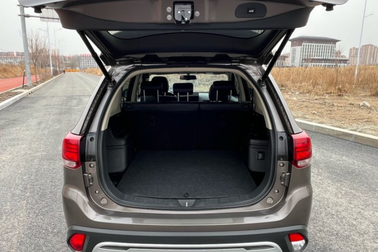 Used Mitsubishi Outlander 2020 2.0L Two-Wheel Drive Enjoyment Version 5 Seats Interior 5