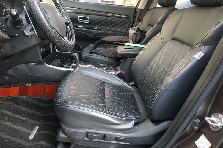 Used Mitsubishi Outlander 2020 2.4L 4x4 Zhi Xiang Edition 5 Seats Left Front Seat