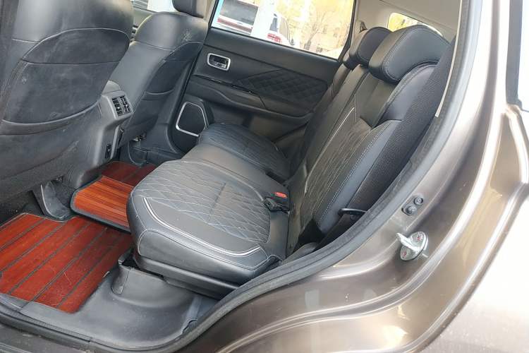Used Mitsubishi Outlander 2020 2.4L 4x4 Zhi Xiang Edition 5 Seats Left Rear Seat