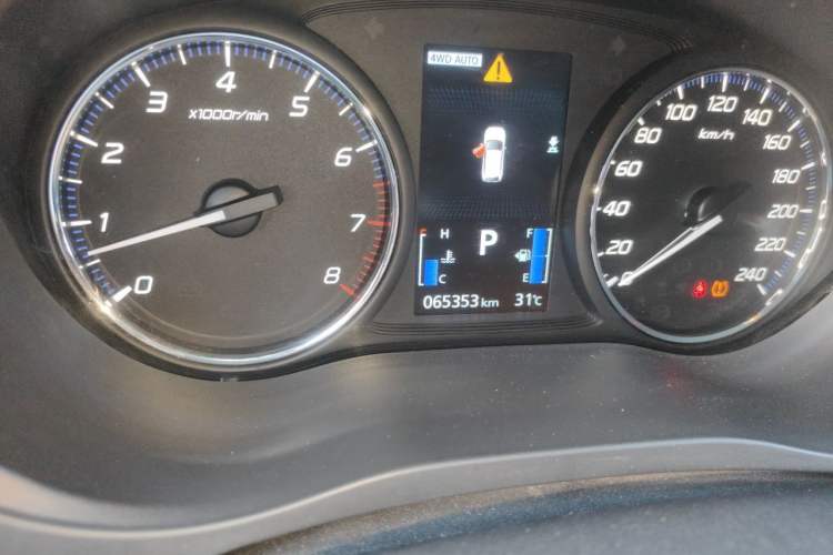 Used Mitsubishi Outlander 2020 2.4L 4x4 Zhi Xiang Edition 5 Seats Odometer Close Up