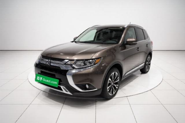 Mitsubishi Outlander 2020 2.4L 4x4 Zhi Xiang Edition 5 Seats с пробегом