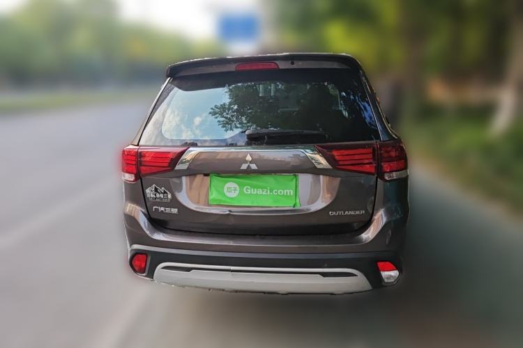 Used Mitsubishi Outlander 2020 2.0L Two-Wheel Drive Enjoyment Version 5 Seats Rear