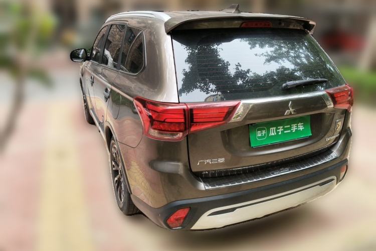 Used Mitsubishi Outlander 2020 2.0L Two-Wheel Drive Enjoyment Version 5 Seats Rear Left 45 Deg