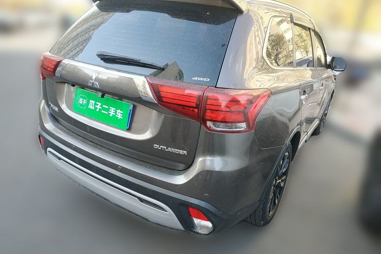 Used Mitsubishi Outlander 2020 2.4L 4x4 Zhi Xiang Edition 5 Seats Rear Right 45 Deg