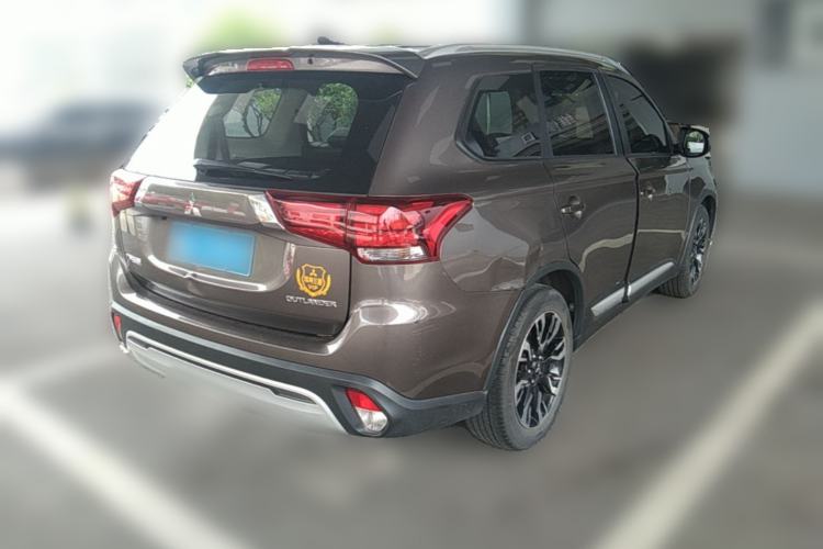 Used Mitsubishi Outlander 2020 2.0L Two-Wheel Drive Comfort Edition 7-Seater Rear Right 45 Deg