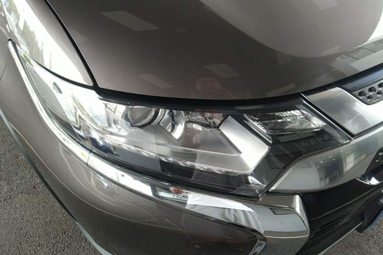 Used Mitsubishi Outlander 2020 2.0L Two-Wheel Drive Comfort Edition 7-Seater Right Front Headlight