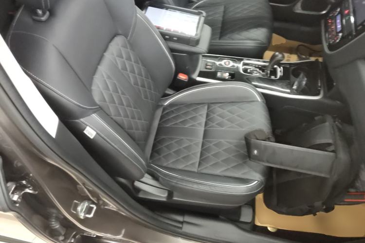 Used Mitsubishi Outlander 2020 2.4L 4x4 Zhi Xiang Edition 5 Seats Right Front Seat