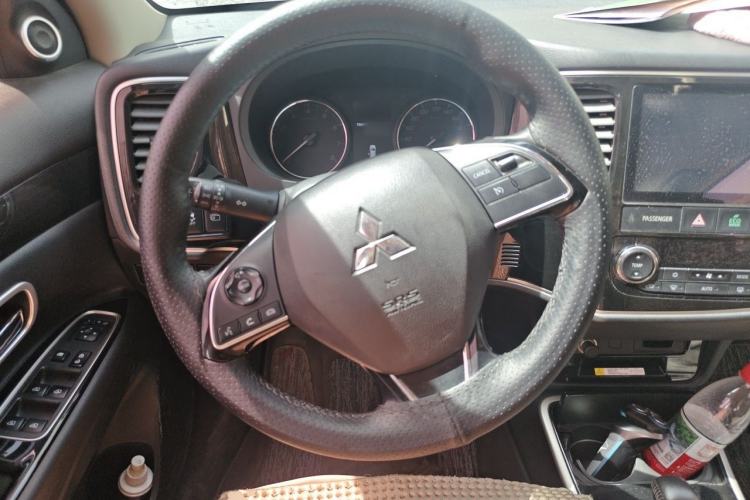 Used Mitsubishi Outlander 2020 2.0L Two-Wheel Drive Enjoyment Version 5 Seats Steering Wheel
