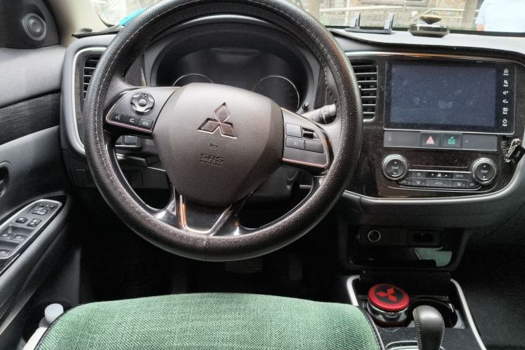 Used Mitsubishi Outlander 2020 2.0L Two-Wheel Drive Enjoyment Version 5 Seats Steering Wheel