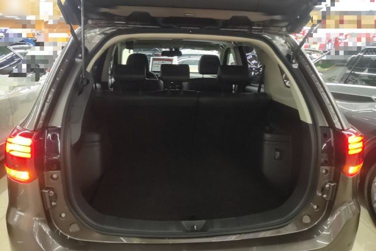 Used Mitsubishi Outlander 2020 2.4L 4x4 Zhi Xiang Edition 5 Seats Trunk
