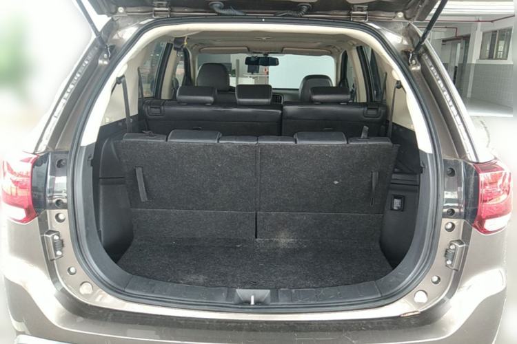 Used Mitsubishi Outlander 2020 2.0L Two-Wheel Drive Comfort Edition 7-Seater Trunk