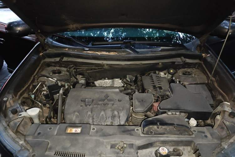 Used Mitsubishi Outlander 2020 2.4L 4x4 Zhi Xiang Edition 5 Seats Engine Bay