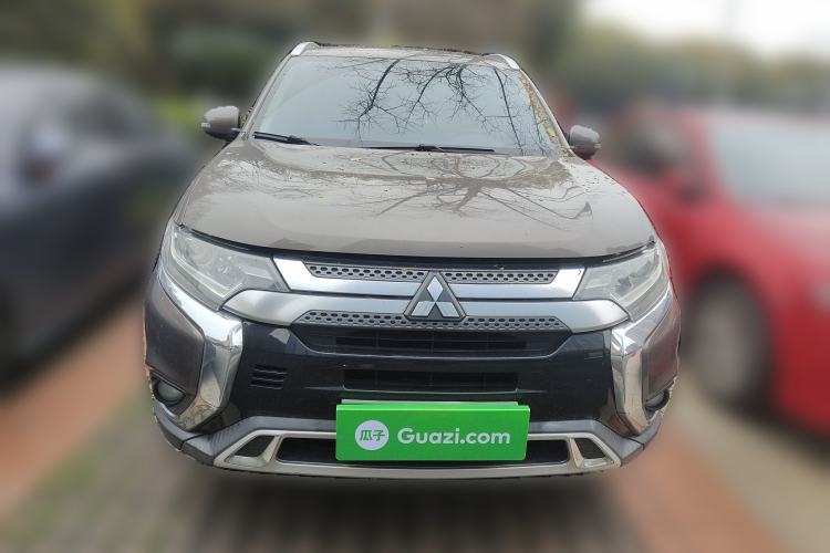 Used Mitsubishi Outlander 2020 2.0L Two-Wheel Drive Enjoyment Version 5 Seats Front