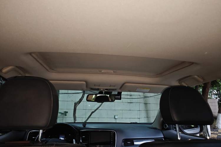 Used Mitsubishi Outlander 2020 2.4L 4x4 Zhi Xiang Edition 5 Seats Headliner