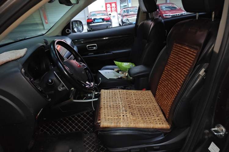 Used Mitsubishi Outlander 2020 2.4L 4x4 Zhi Xiang Edition 5 Seats Left Front Seat