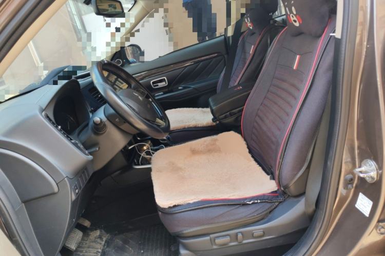 Used Mitsubishi Outlander 2020 2.0L Two-Wheel Drive Enjoyment Version 5 Seats Left Front Seat