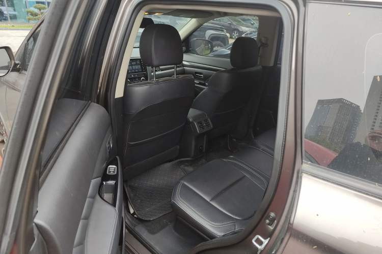 Used Mitsubishi Outlander 2020 2.0L Two-Wheel Drive Enjoyment Version 5 Seats Left Rear Seat
