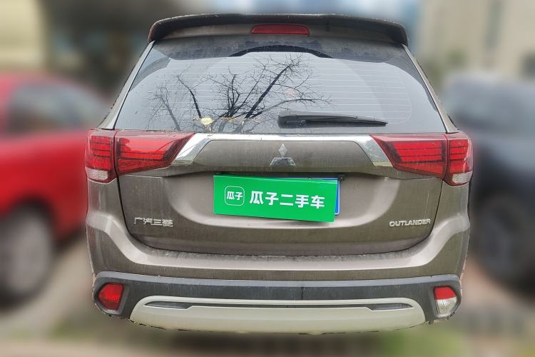 Used Mitsubishi Outlander 2020 2.0L Two-Wheel Drive Enjoyment Version 5 Seats Rear