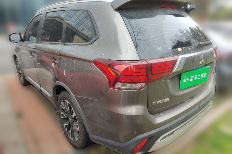 Used Mitsubishi Outlander 2020 2.0L Two-Wheel Drive Enjoyment Version 5 Seats Rear Left 45 Deg