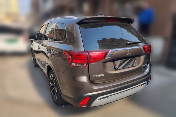 Used Mitsubishi Outlander 2020 2.0L Two-Wheel Drive Enjoyment Version 5 Seats Rear Left 45 Deg