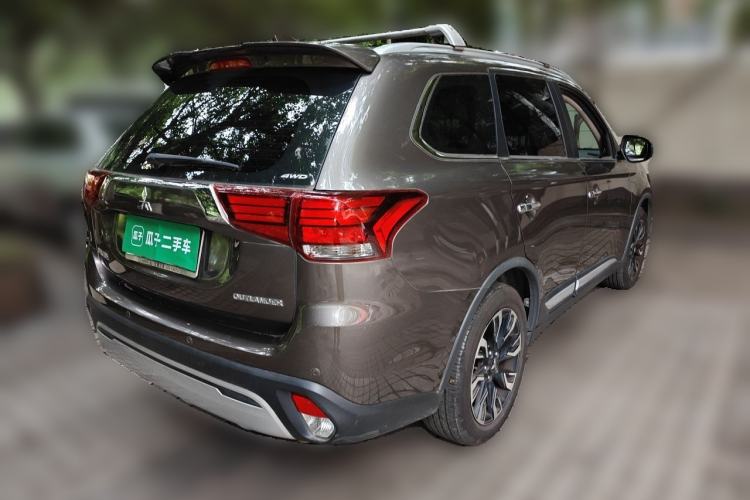 Used Mitsubishi Outlander 2020 2.4L 4x4 Zhi Xiang Edition 5 Seats Rear Right 45 Deg