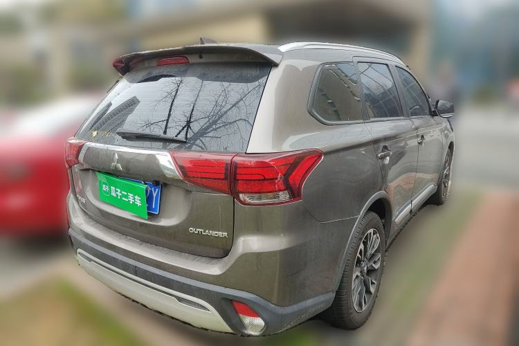 Used Mitsubishi Outlander 2020 2.0L Two-Wheel Drive Enjoyment Version 5 Seats Rear Right 45 Deg