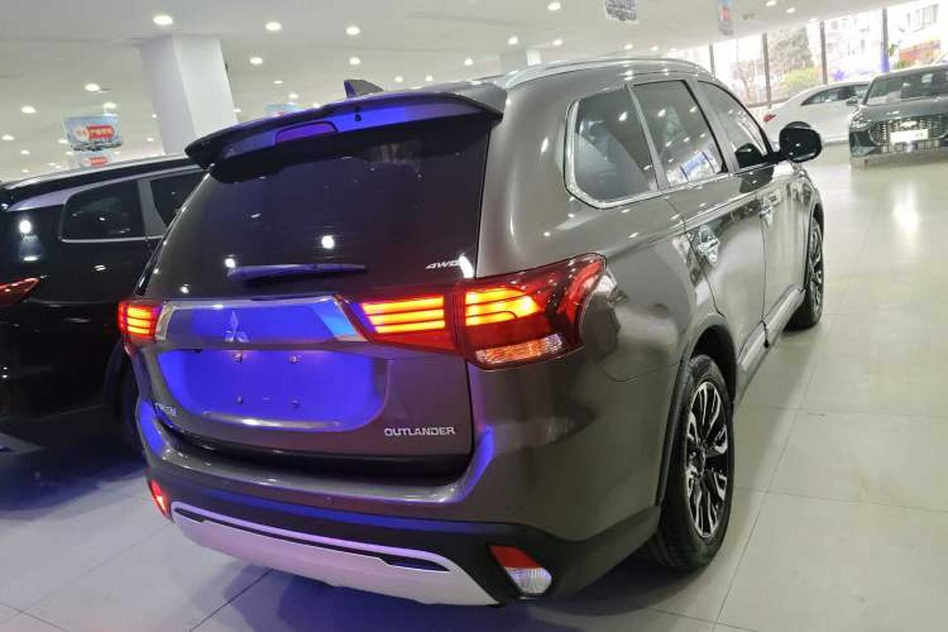 Used Mitsubishi Outlander 2020 2.4L 4x4 Zhi Xiang Edition 5 Seats Rear Right 45 Deg