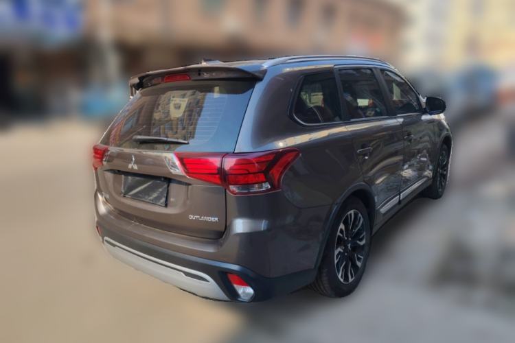 Used Mitsubishi Outlander 2020 2.0L Two-Wheel Drive Enjoyment Version 5 Seats Rear Right 45 Deg