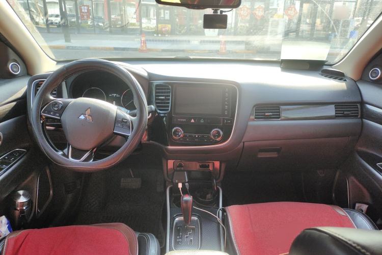 Used Mitsubishi Outlander 2020 2.0L Two-Wheel Drive Enjoyment Version 5 Seats Center Console
