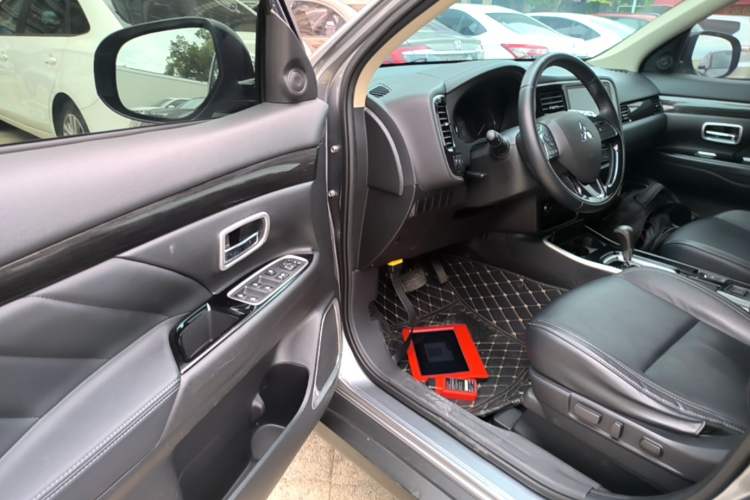 Used Mitsubishi Outlander 2020 2.0L Two-Wheel Drive Enjoyment Version 5 Seats Driver Seat